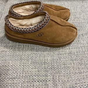 Women’s Ugg tasman slipper
